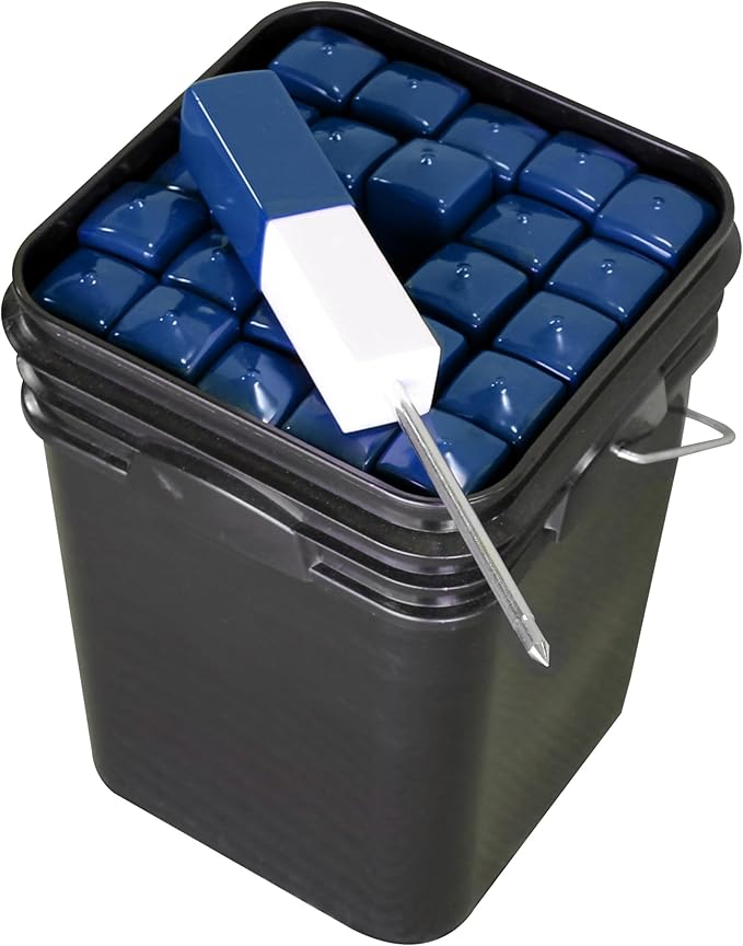 GS2000 Recycled Plastic Directional Markers with Vinyl Top (Bucket of 25 Stakes)