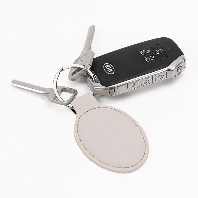 LaserGram Oval Keychain, Golfer Golfing, Personalized Engraving Included (White with Gold)