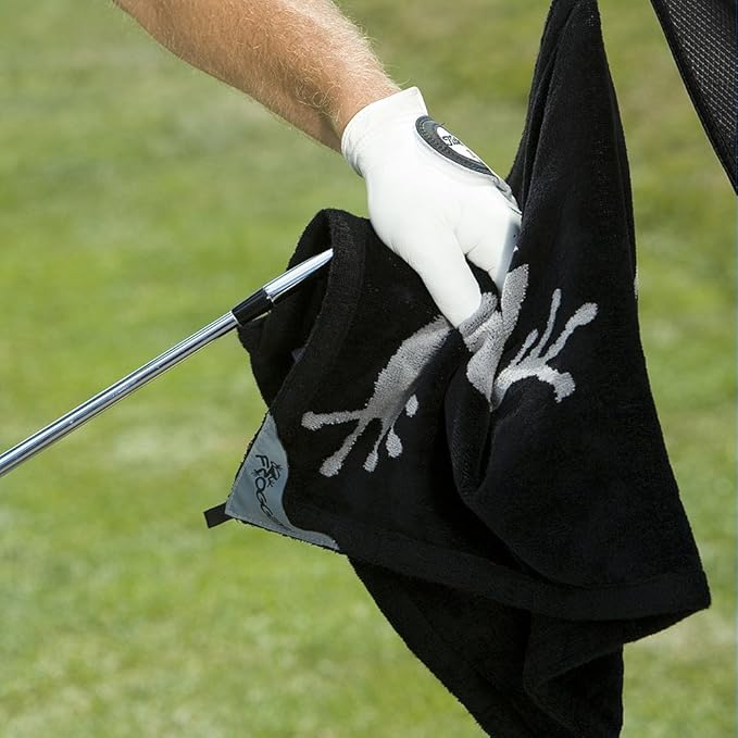 Frogger Amphibian Golf Towel with Wet and Dry Technology, Pink - Golf Bag Accessory for Men and Women with Carabiner Clip