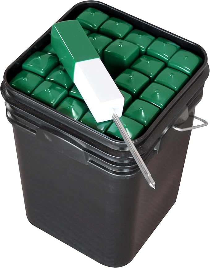 GS2000 Recycled Plastic Directional Markers with Vinyl Top (Bucket of 25 Stakes)