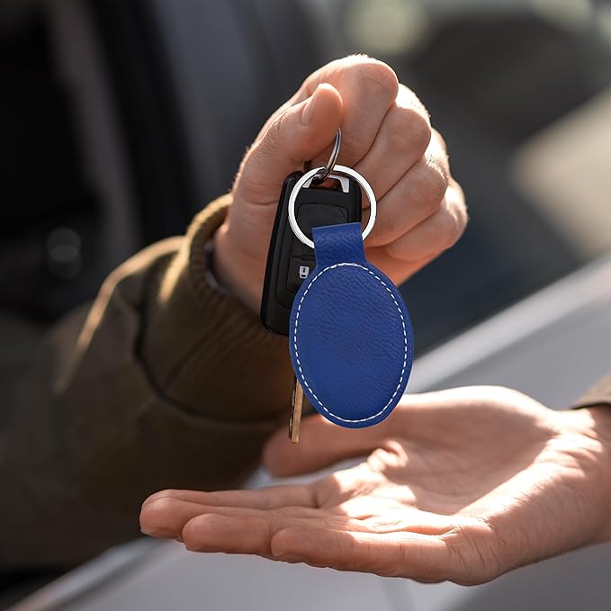 LaserGram Oval Keychain, Golfer Golfing, Personalized Engraving Included (Dark Blue)