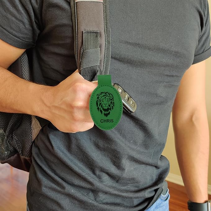 LaserGram Oval Keychain, Golfer Golfing, Personalized Engraving Included (Green)