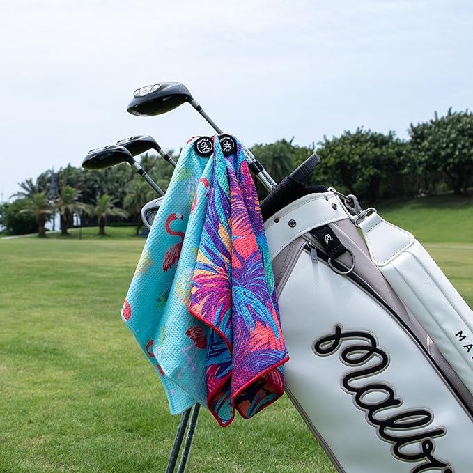 montela golf Towel Magnetic Golf Towel for Golf Bags with Clip for Men & Women，Microfiber Fabric Waffle Pattern Golf Towels for Strong Hold to Golf Carts or Clubs (Colorful)