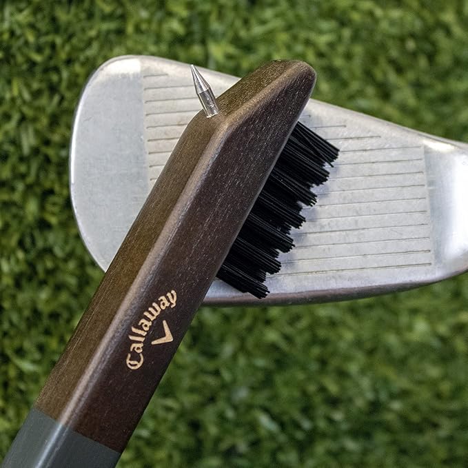 Callaway Heritage Golf Accessories Kit - Features a Premium Club Brush, valuables Pouch, tees and a Gold and Silver Metal Golf Ball Marker
